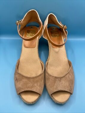 Kanna Espadrilles Beige Suede Peep Toe Ankle Strap Wedge Sandals Women's Sz 9.5